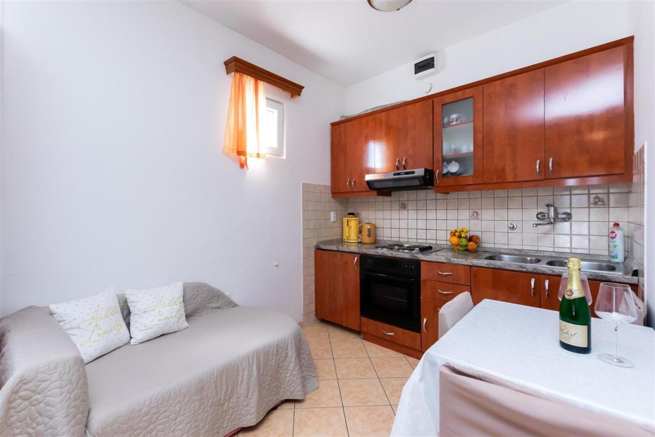 Apartment Dragan i Slavica Lopar Exteriör bild