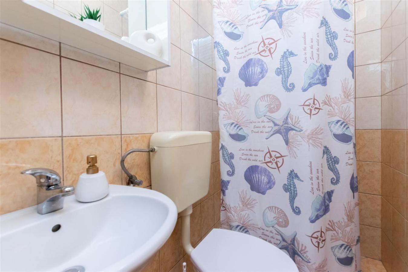 Apartment Dragan i Slavica Lopar Exteriör bild