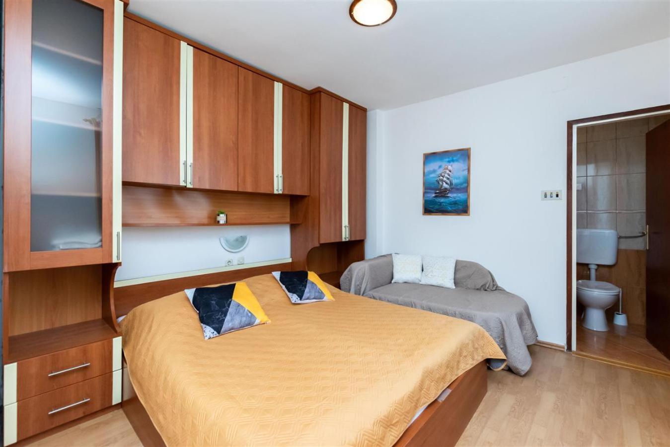 Apartment Dragan i Slavica Lopar Exteriör bild
